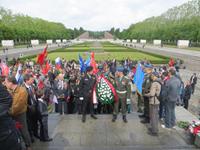 Возложение цветов в Берлине