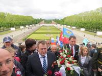 Возложение цветов в Берлине