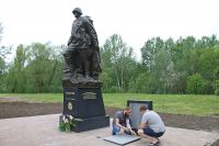 Установка памятника