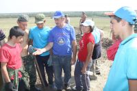 Поисковая вахта памяти у поселка Самбек