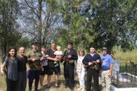 Возложение цветов на воинском захоронении «Могила неизвестного Матроса»