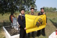 Возложение цветов на воинском захоронении «Могила неизвестного Матроса»