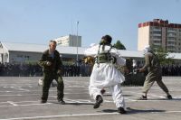 Праздничное построение в подшефной воинской части