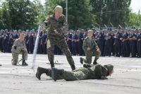 Праздничное построение в подшефной воинской части