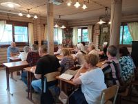 Библия - настольная книга