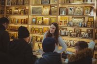 Артем Панфилов и флорист международного класса Валерия Букина провели экскурсию для школьников 4а класса школы №15