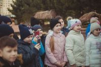 Артем Панфилов и флорист международного класса Валерия Букина провели экскурсию для школьников 4а класса школы №15