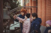 Артем Панфилов и флорист международного класса Валерия Букина провели экскурсию для школьников 4а класса школы №15