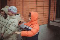 Артем Панфилов и флорист международного класса Валерия Букина провели экскурсию для школьников 4а класса школы №15