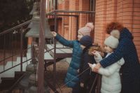 Артем Панфилов и флорист международного класса Валерия Букина провели экскурсию для школьников 4а класса школы №15