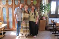 Гости в золотшвейной мастерской