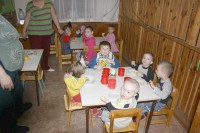 Сестры храма святого мученика Иоанна Воина посетили детский дом для детей с отклонениями в развитии 