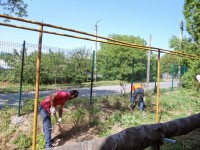 Сестры  милосердия и прихожане прихода Святого Георгия Победоносца поучаствовали в субботнике на территории  коррекционного детского  дома 