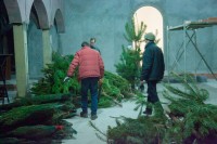 Подготовка храма к празднику