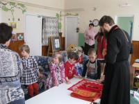 Сестры милосердия и священник прихода посетили подшефный детский дом "Аревик"