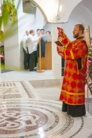 Завершена работа над полами в алтаре нижнего храма