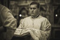 Божественную литургию в войсковом соборе Воскресения Христова