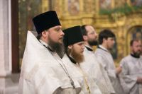 Божественную литургию в войсковом соборе Воскресения Христова