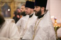 Божественную литургию в войсковом соборе Воскресения Христова