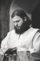 Божественную литургию в войсковом соборе Воскресения Христова