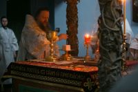 Божественную литургию в войсковом соборе Воскресения Христова