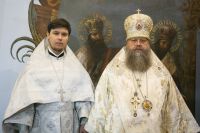 Божественную литургию в войсковом соборе Воскресения Христова