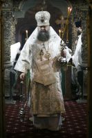 Божественную литургию в войсковом соборе Воскресения Христова