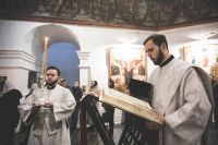 Божественную литургию в войсковом соборе Воскресения Христова