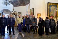 Божественную литургию в войсковом соборе Воскресения Христова