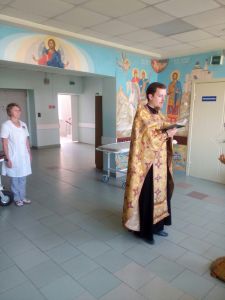 Молебен в детской областной больнице