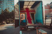 Кресту Твоему поклоняемся, Владыко, и святое Воскресение Твое славим!