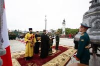 Освящение колокола и передача боевых знамен