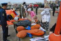 Освящение колокола и передача боевых знамен