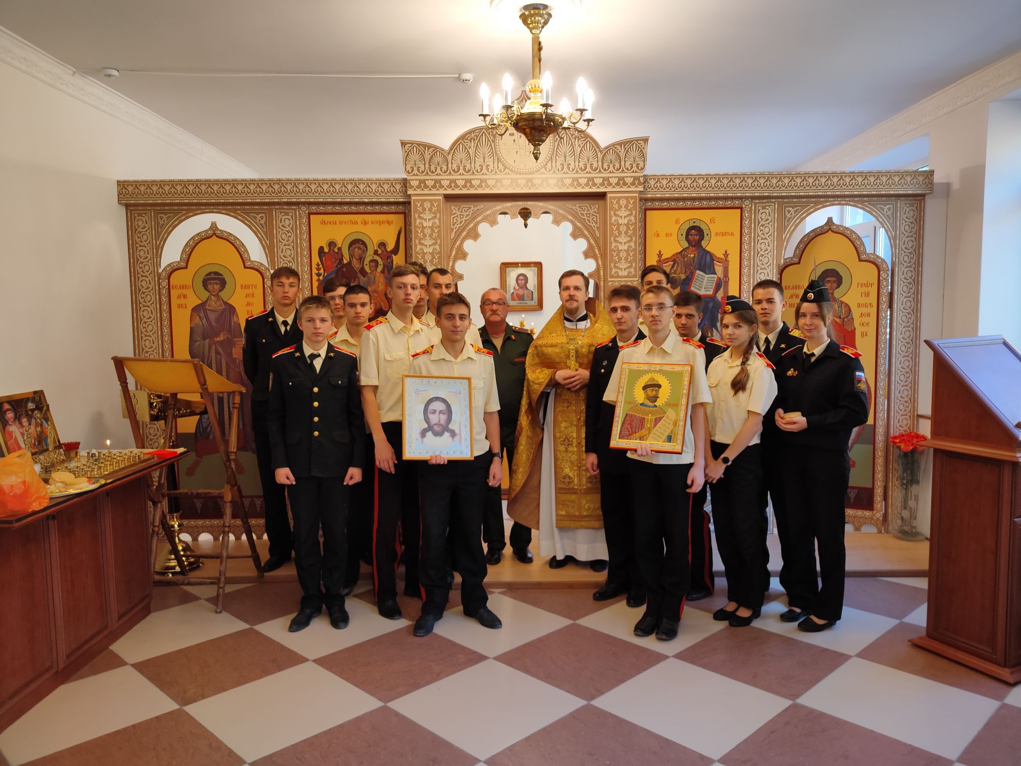 Божественная Литургия в домовом храме при кадетском корпусе ДГТУ