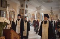 Панихида у гробницы Иоанна Домовского Панихида у гробницы Иоанна Домовского