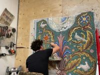 Мозаика на входе в храм