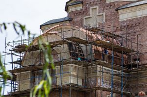 Приближается к финалу один из этапов строительства храма святого Георгия Победоносца – укладка медной кровли.