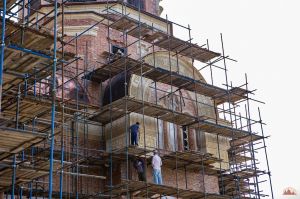 Приближается к финалу один из этапов строительства храма святого Георгия Победоносца – укладка медной кровли.