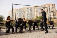 Мелодии Моцарта, Брамса, Верди, Штрауса, Легара и других классиков звучали в воскресенье в Георгиевском парке. Мелодии Моцарта, Брамса, Верди, Штрауса, Легара и других классиков звучали в воскресенье в Георгиевском парке.