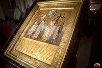 Божественную литургию в криптовом храме совершил митрополит Меркурий.