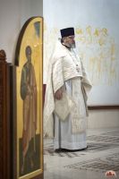 Божественную литургию в криптовом храме совершил митрополит Меркурий.