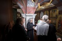 Божественную литургию в криптовом храме совершил митрополит Меркурий.