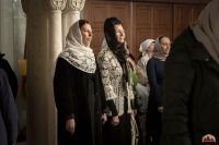 Божественную литургию в криптовом храме совершил митрополит Меркурий.