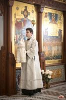 Божественную литургию в криптовом храме совершил митрополит Меркурий.