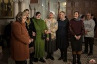 Божественную литургию в криптовом храме совершил митрополит Меркурий.