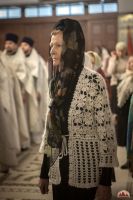 Божественную литургию в криптовом храме совершил митрополит Меркурий.