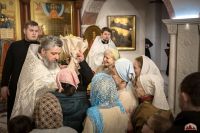 Божественную литургию в криптовом храме совершил митрополит Меркурий.