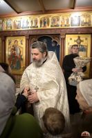 Божественную литургию в криптовом храме совершил митрополит Меркурий.