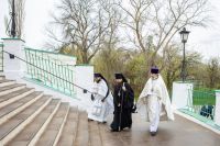 Епископ Таганрогский Артемий совершил Божественную литургию в войсковом соборе Воскресения Христова