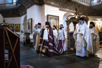 Епископ Таганрогский Артемий совершил Божественную литургию в войсковом соборе Воскресения Христова